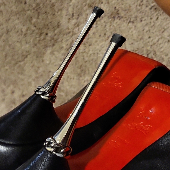 Red bottoms - Picture 3 of 5